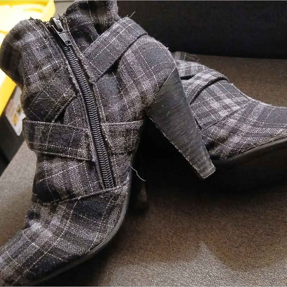 Diba Plaid Fabric Ankle Boots Womens Size 7.5